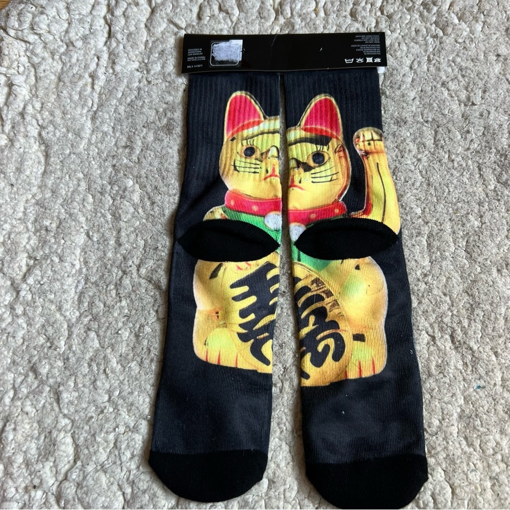 Black Lucky Cat Socks - Picture 4 of 5